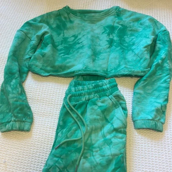 So cute but too small. Only worn once! - Picture 4 of 4